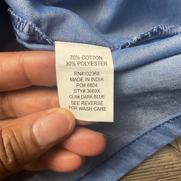 Club Z Collection Chambray Shirt Wooden Buttons Woman 2X Pleated Roll - Picture 6 of 7